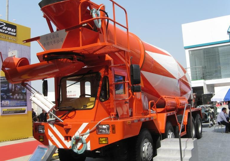 12 Wheels Concrete Mixer Truck 10 Cubic Meter 371hp 8X4 White