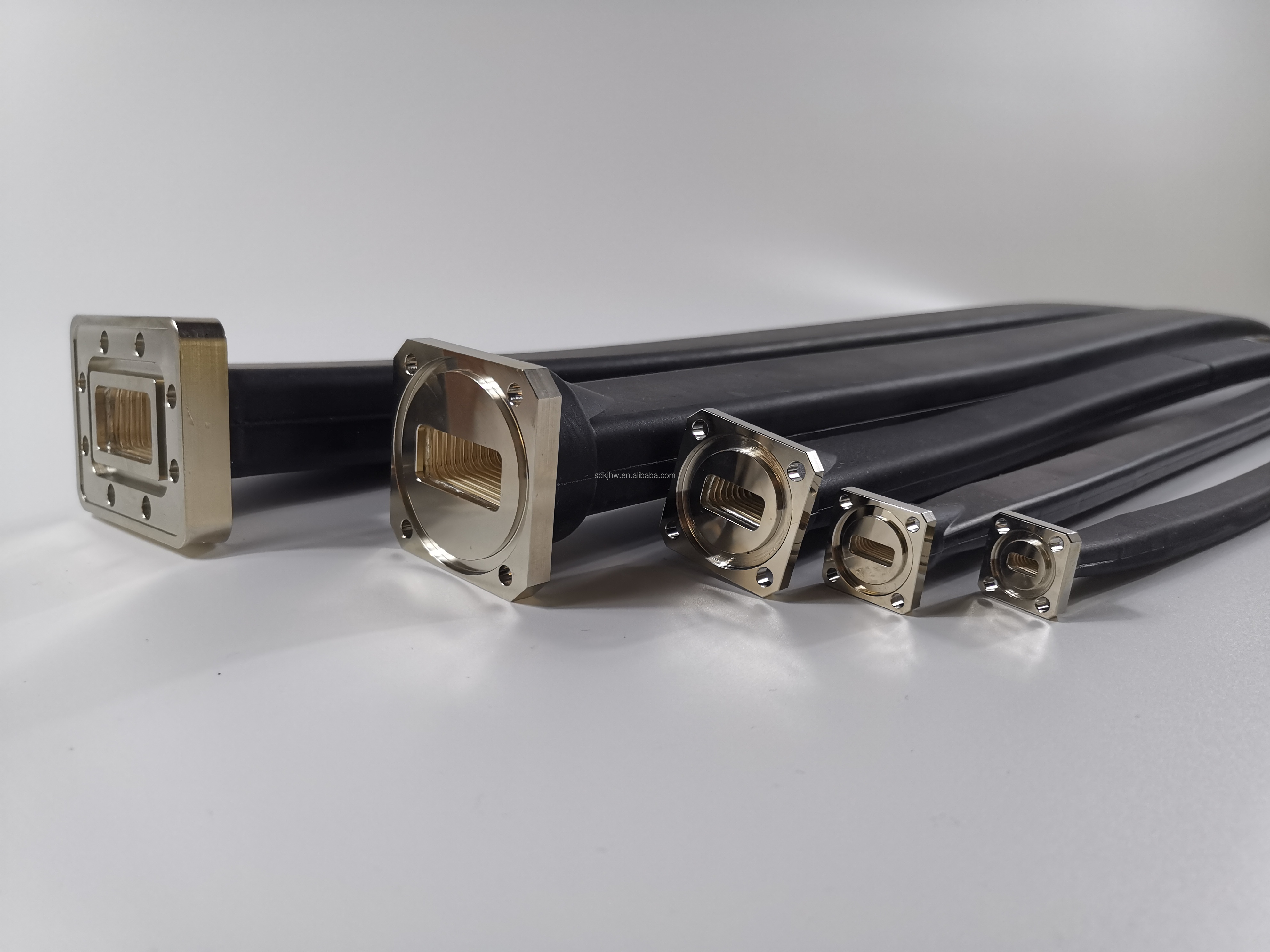 Nickel-plated Copper Flange 1.8M Microwave Flexible Twistable Waveguide for 7/8GHz Dual Polarization Antenna