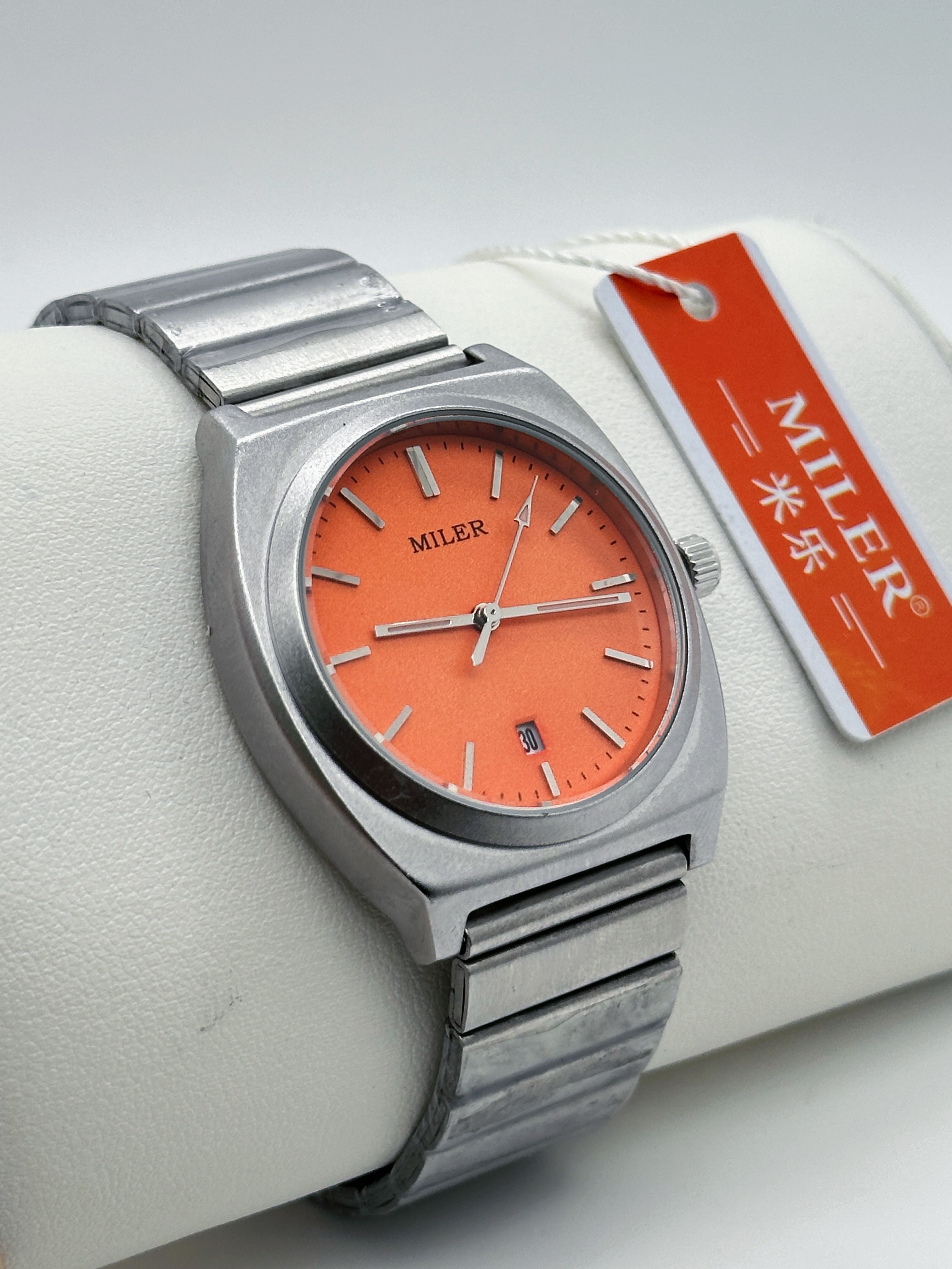 Mineral Dial Silver Stainless Steel Strap Watch With Date Luminous Hands