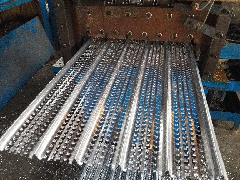0.23 / 0.3mm Thickness High Ribbed Formwork 0.45m Width Hot Dipped Galvanized Material
