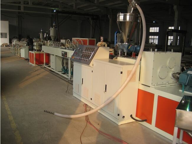 Siemens Motor Pvc Extruder Machine , Twin Pipe Pvc Pipe Manufacturing Machine