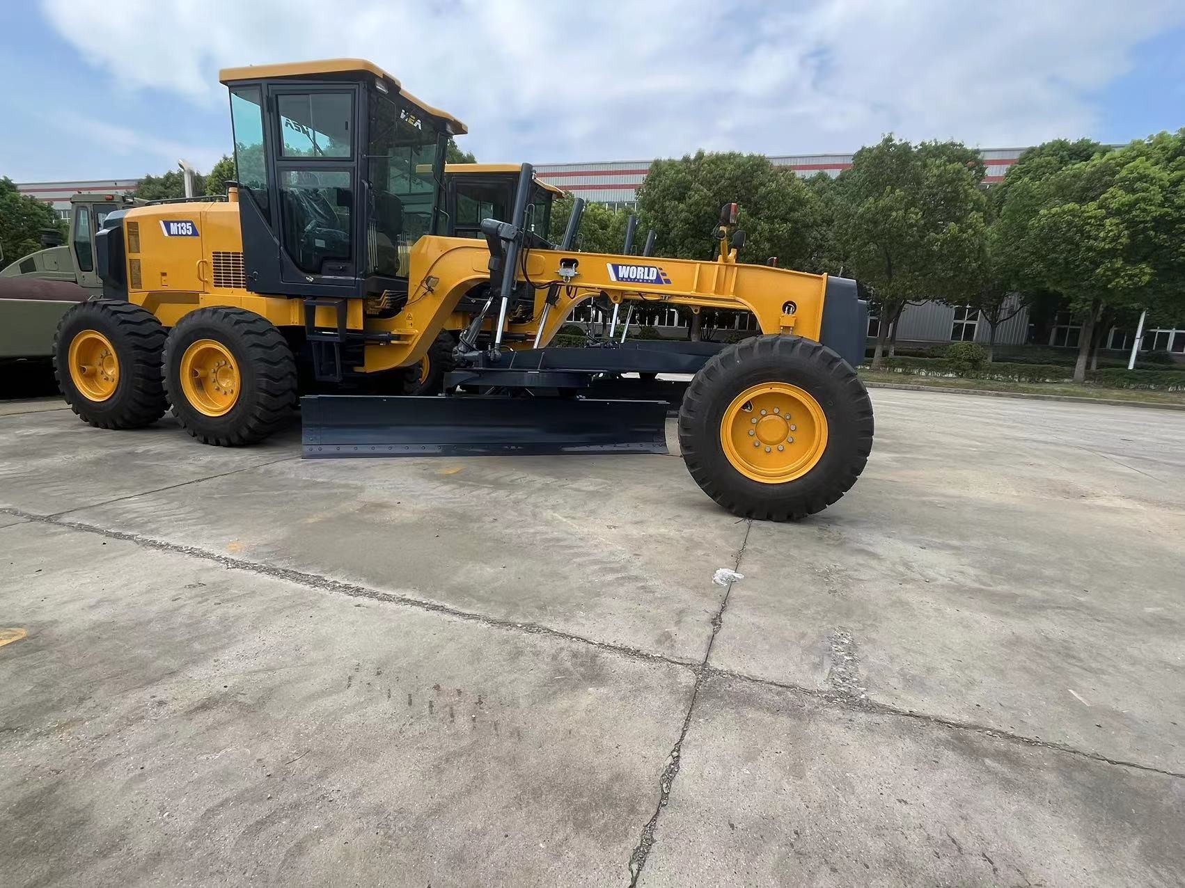 Heavy Equipment Motor Grader M135 With 548mm Blade Height Optional ROPS/FOPS