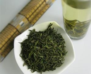 China Anti Fatigue Chinese Green Tea Fresh Natural Tea Leaf wholesale