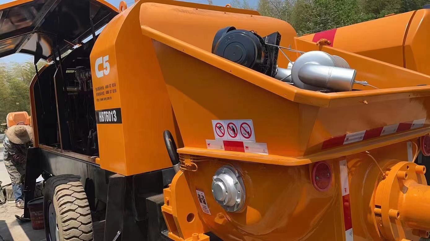 HBT6013C-5 Used Concrete Trailer Pump 2019 Shacman Concrete Equipment