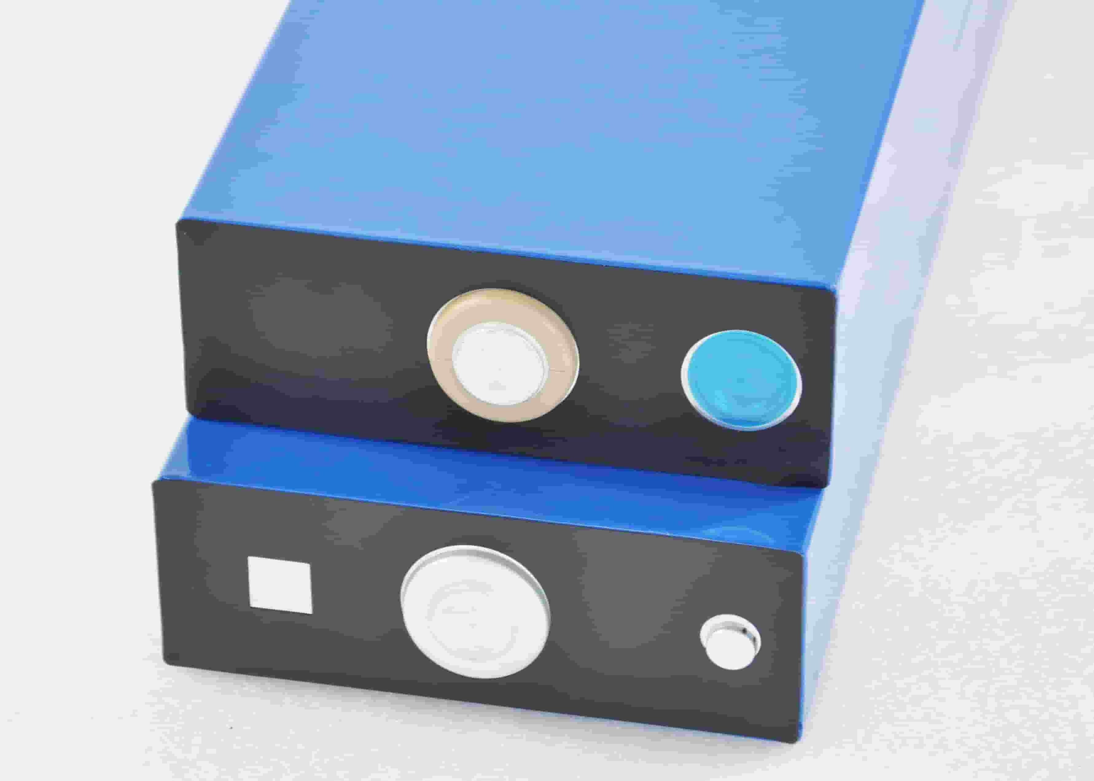 3.2V270Ah Lithium Battery Cell LFP 52.8mmx145.5mmx405mm Square Aluminum Shell