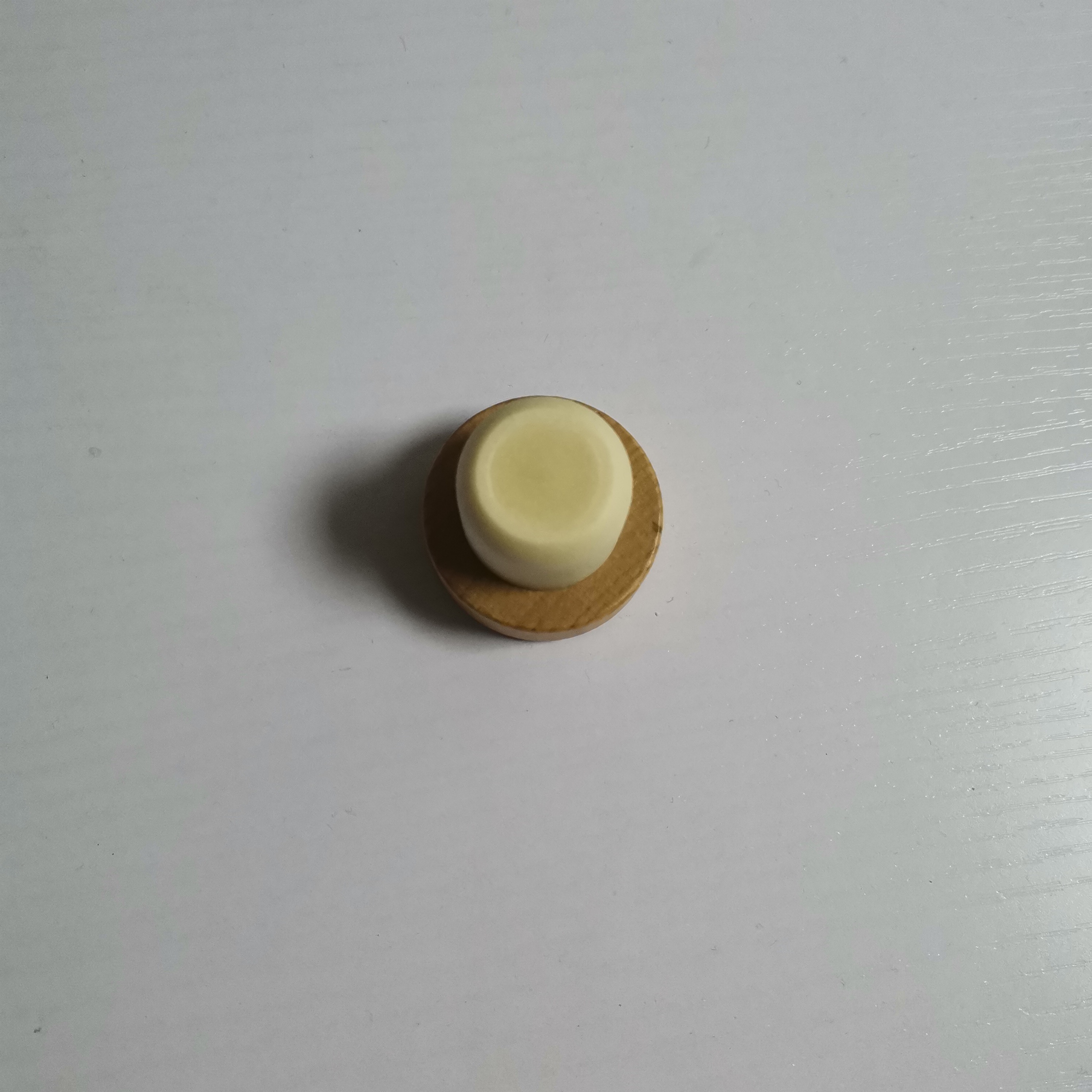 Brandy Rum Gin XO Glass Bottle Polymer Cap with Wooden Top and Glass Lid Sealing Type