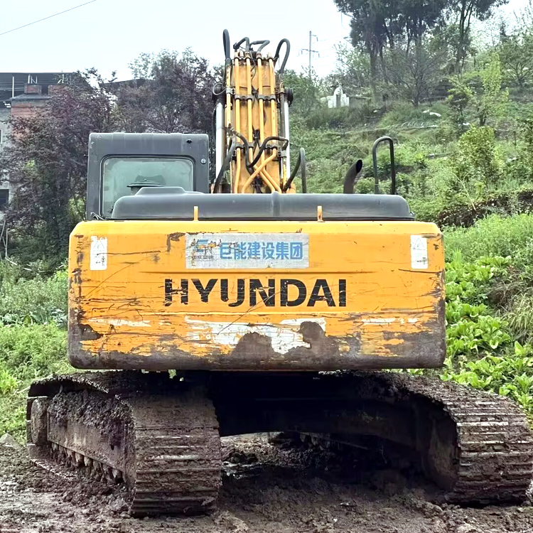 Hyundai 225LC-7 Excavator 25 Ton Used in Good Working Condition with Original Painting