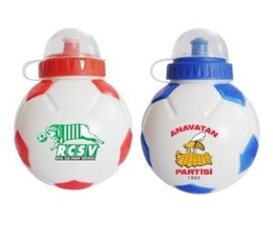 China 850ml football style water bottles for World Cup, plastic sport water bottle wholesale