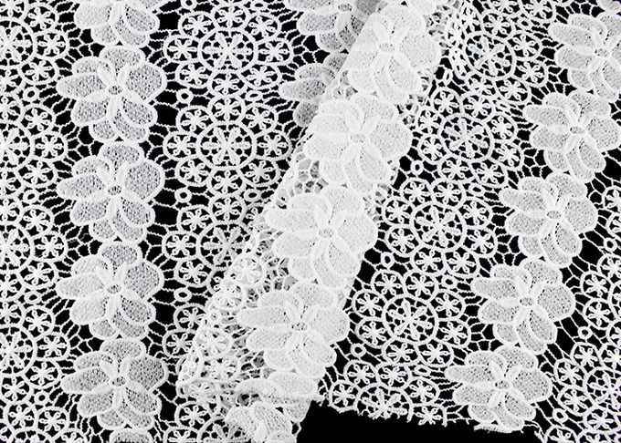 White Floral Guipure Heavy Embroidered Lace Fabric For Dress SGS Verified