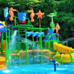 China Spray Water Park Equipment Fiberglass Water Slide Playground on sale