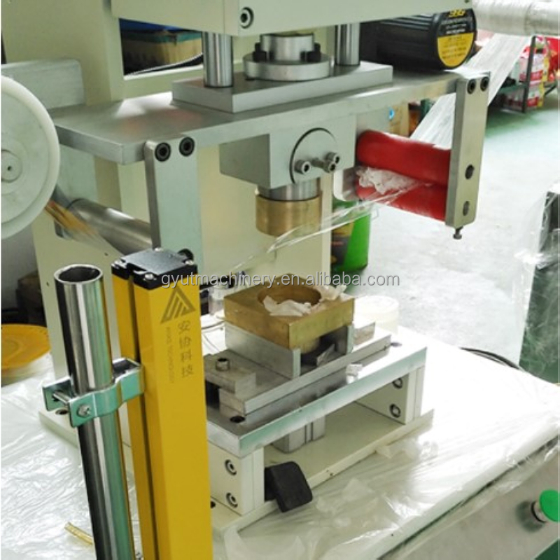 Automatic Bath Bomb Soap Embossing Press Machine for Small Dishwash Bar Soap Stamping