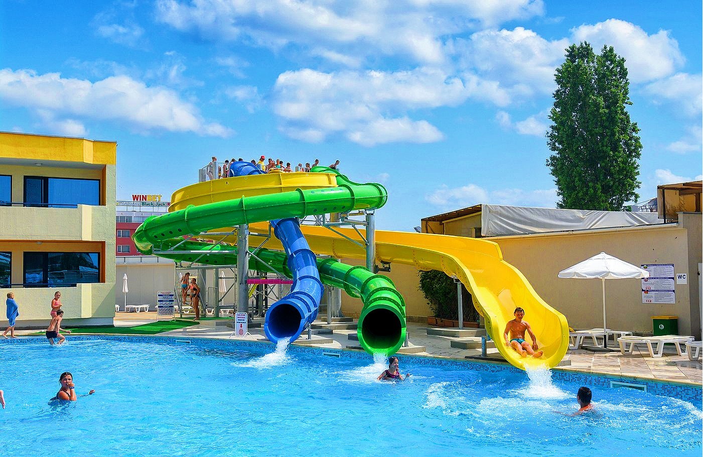 Outdoor Children Aqua Amusement Park Swimming Pool Fiberglass Water Slide Manufacturer