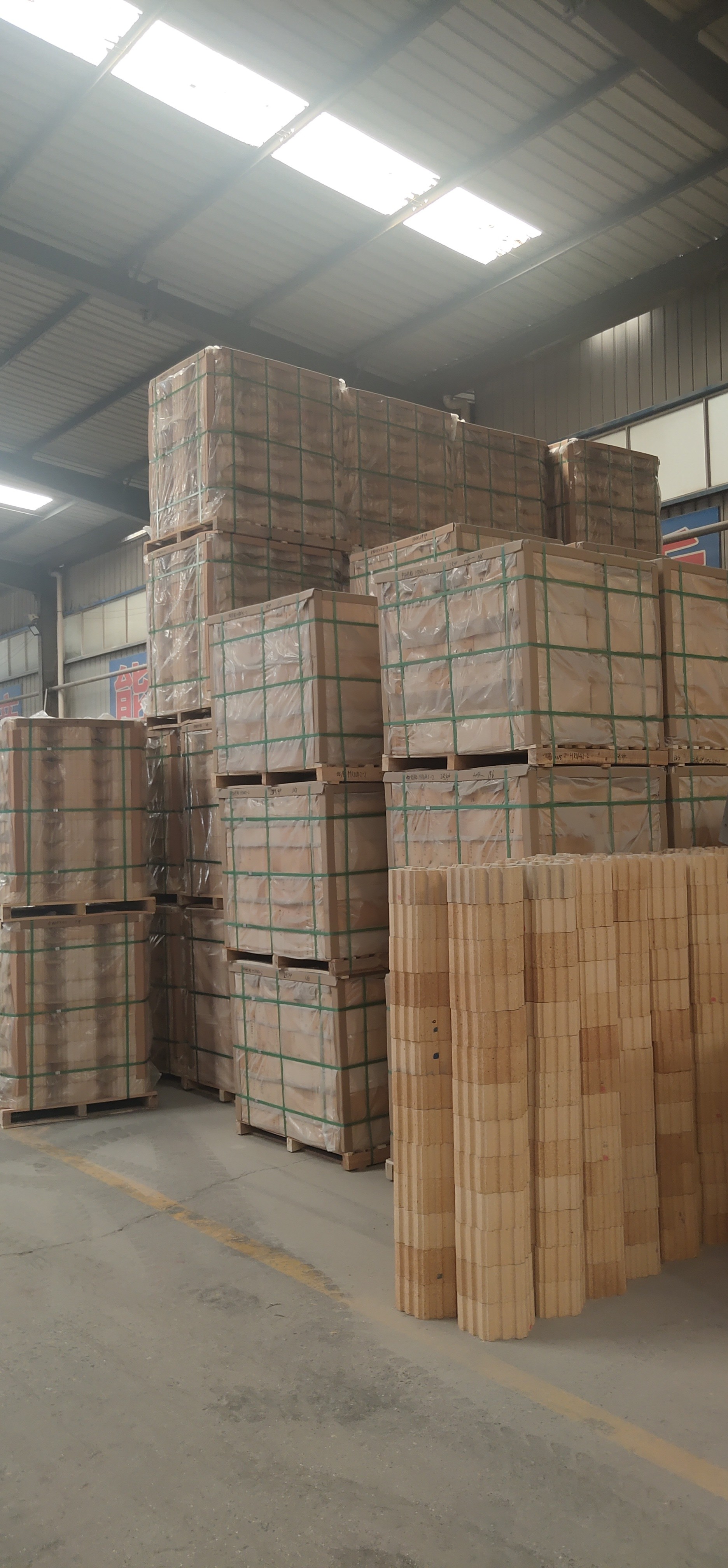 High Refractoriness 1580C 1770C Refractory Bricks White Light Weight Insulating Mullite Firebrick