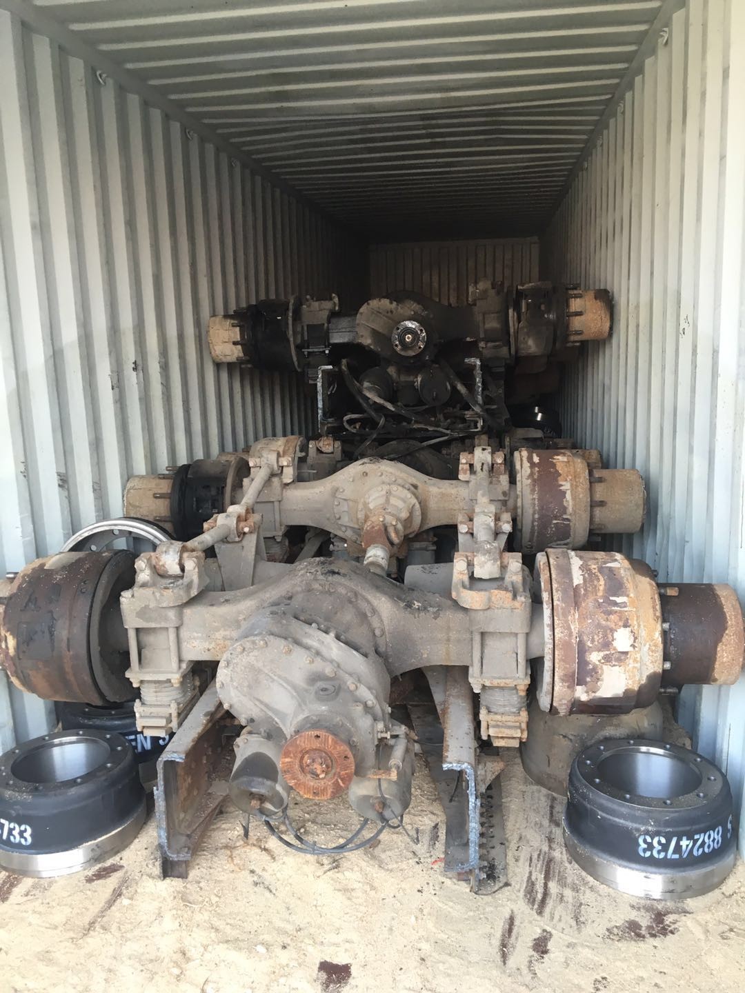 Used double axle for sale/ sinotruk HOWO/ST16 HC16/shacman/faw/fonton tractor and dump truck