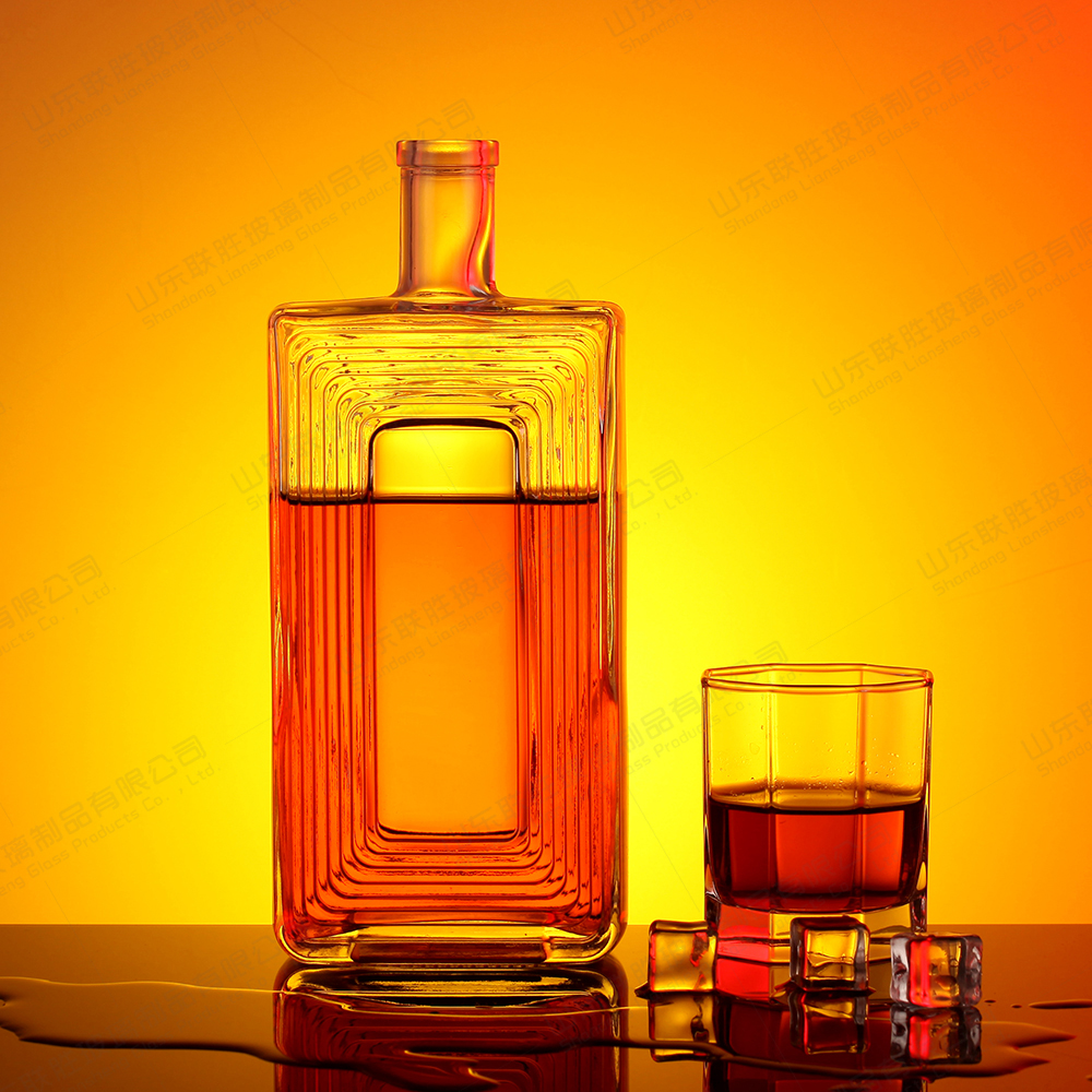 Glass Collar 250ml 500ml 750ml Flat Whisky Bottle with Screw Cap and Customized Color