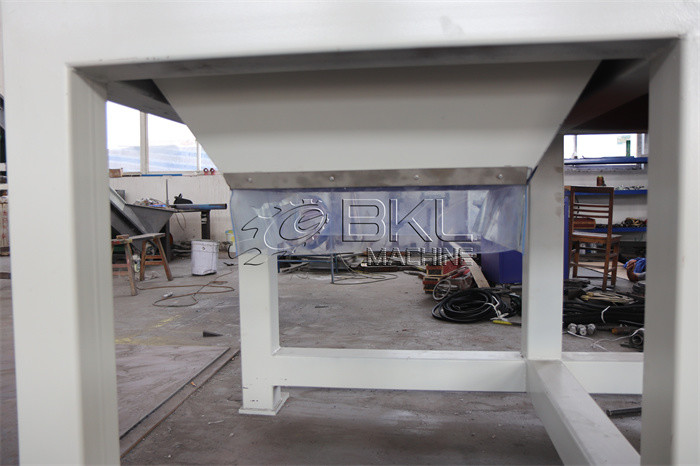 75KW Plastic Waste Recycling Machine SKD11 Plastic Bottle Crushing Machine