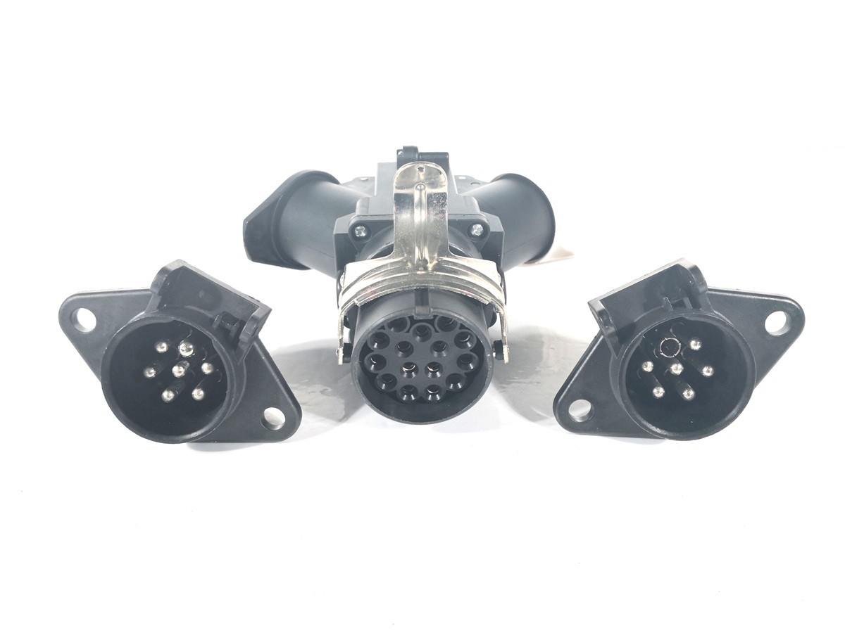 Black Trailer Wiring Plugs And Sockets 24v 15 Pole To 7 Pole European Style