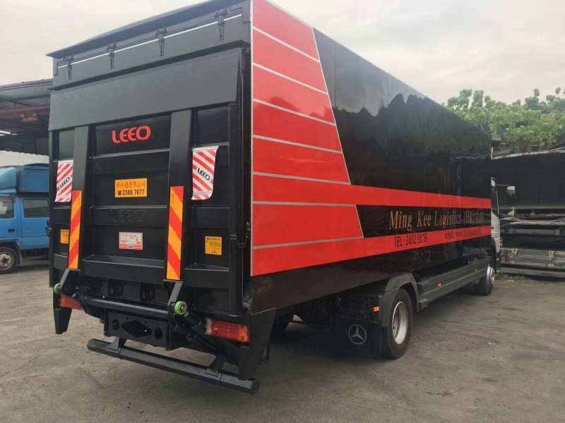 2200mm Cantilever Tail Lift 2T Pickup Truck Power Tailgate Lift