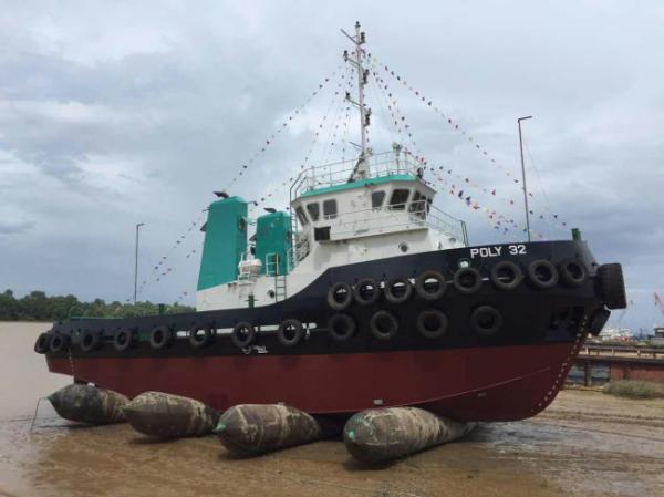 Marine Lifting Barge Launching Airbags Anti High Pressure Black Inflatable