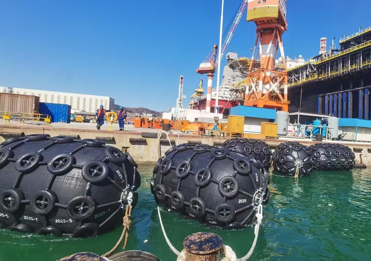 Pneumatic Marine Fender Ensuring Ship And Dock Safety With Exceptional Elasticity