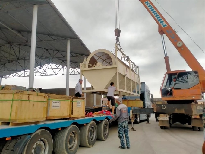 Orange Roller Sieve Clay Brick Making Machines 18Kw 60m3/Hr