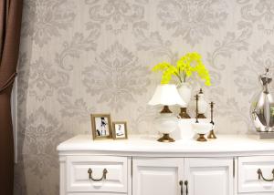 China Classic Style Sliver Embossed Wallpaper , White Geometric Damask Pattern Wallpaper wholesale