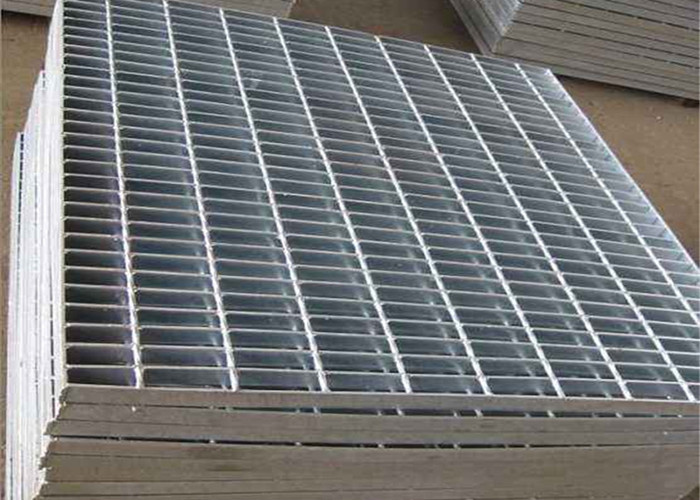 Anti Corrosion Welded Steel Grating 40*3mm Aluminum Metal Grid Flooring
