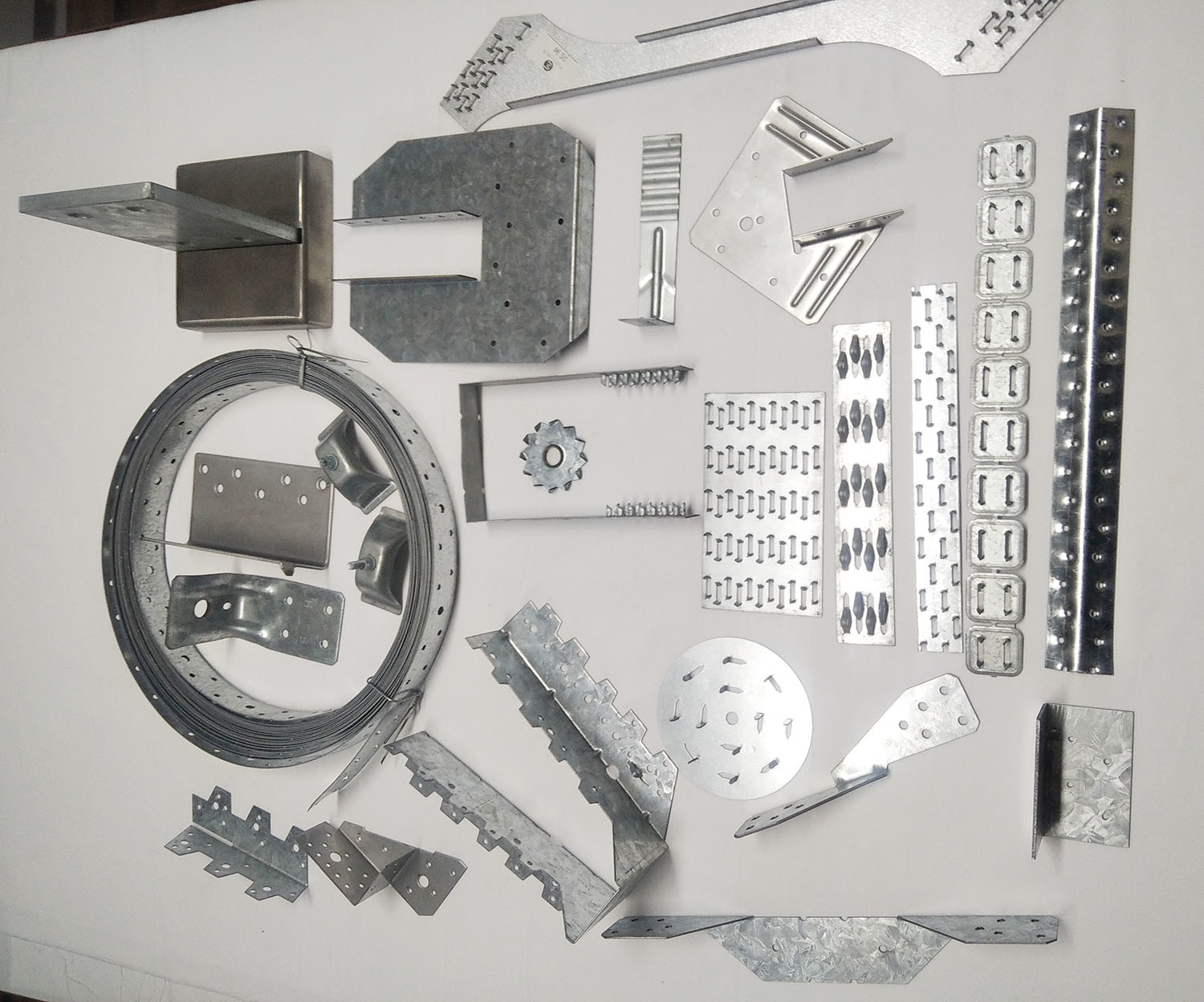Corrosion Resistant Galvanized metal brackets for roof trusses