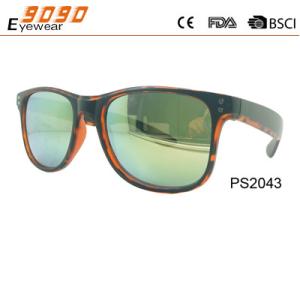 China 2017 hot sale style sunglasses with UV 400 protection lens ,made of plastic wholesale