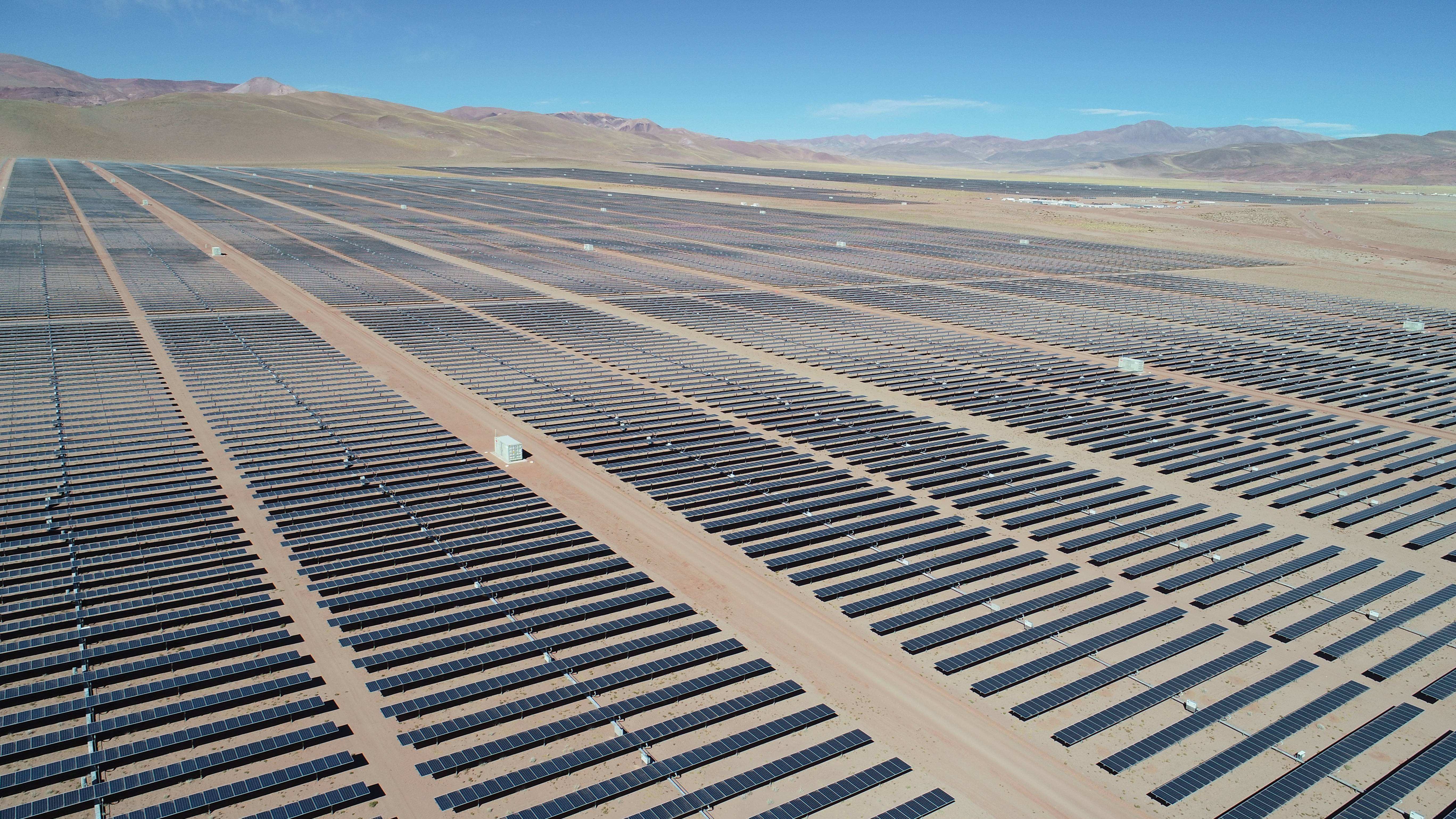SGS PV Strings Powered Slewing Drive Solar Tracking Panel Pre Galvanized Steel
