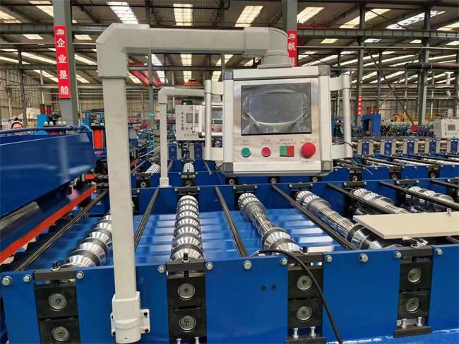 High speed Roof Panel Roll Forming Machine 0.3-0.8mm used for roof