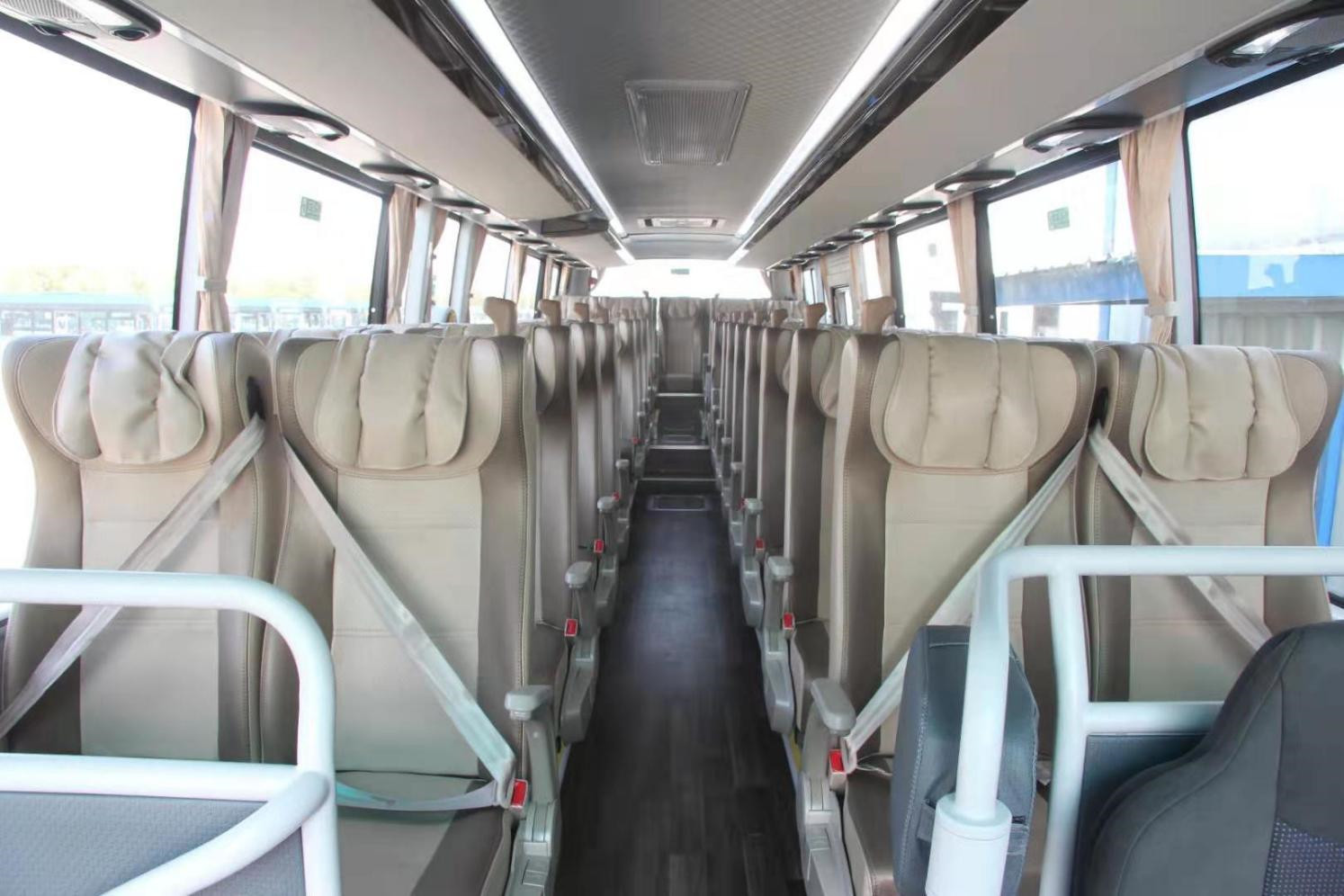 11m 12m 50 Seater Luxury Bus 33 Seater Coach Diesel Rear Drive 6×2