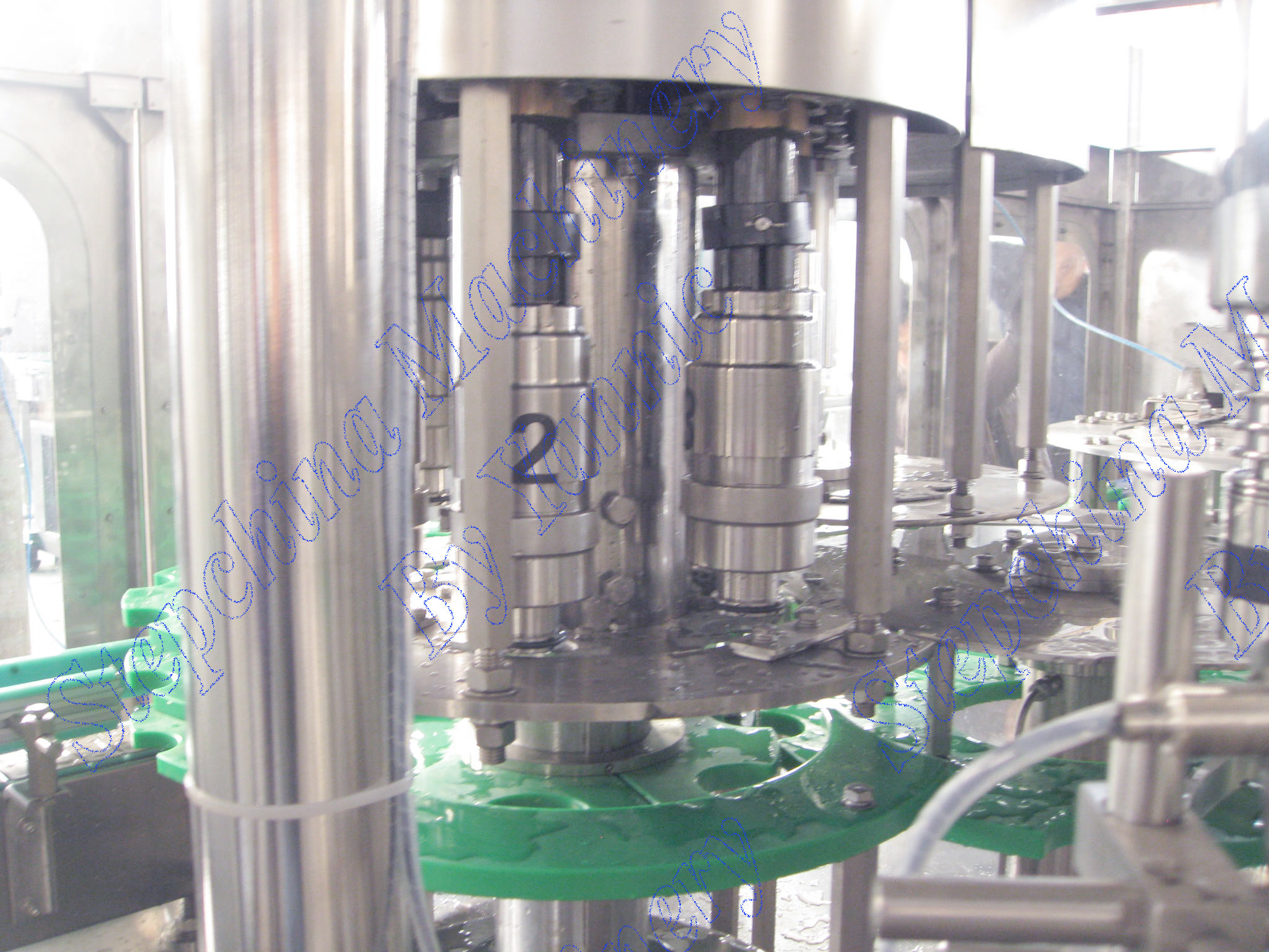5000B / H 500ml Industrial Bottle Filling Machine 1.5KW Power Touch Screen Operation