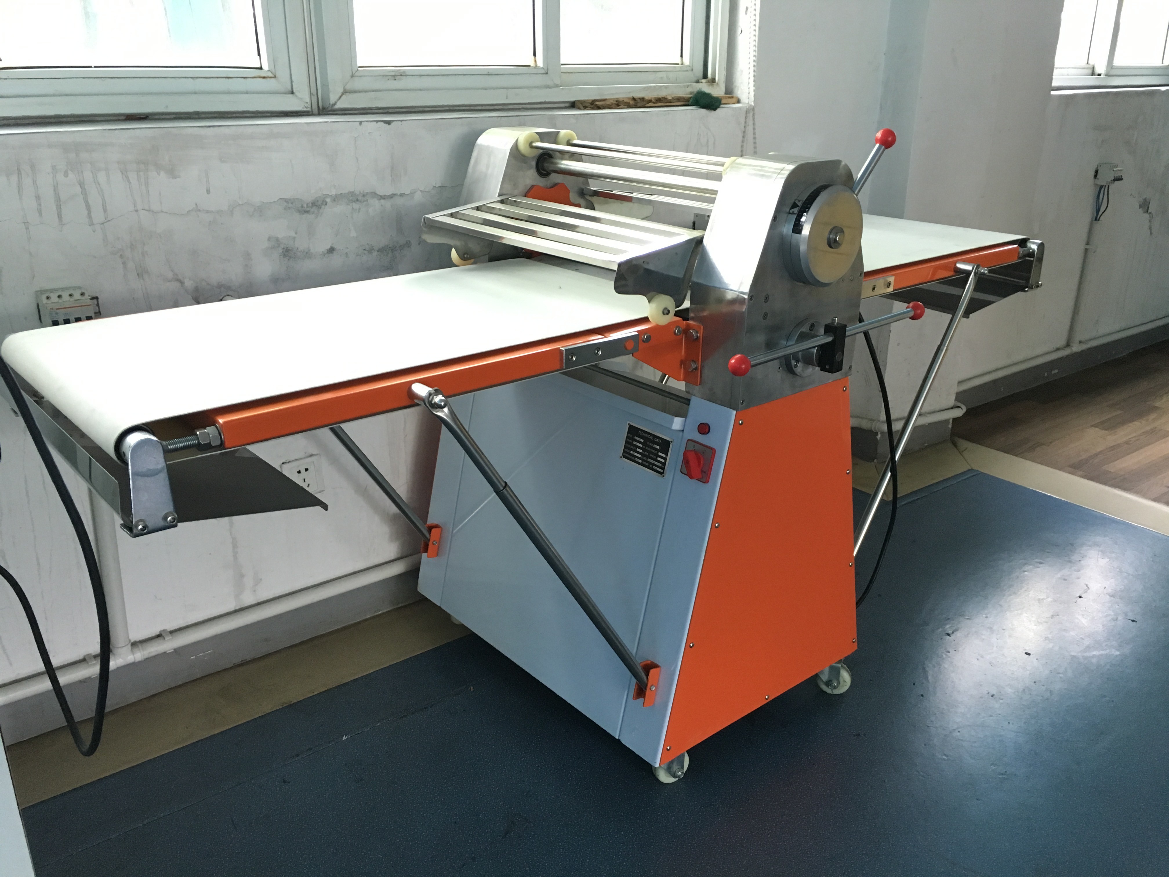 520mm Roller Size Dough Press Sheeter Machine for Fast and Easy Dough Preparation