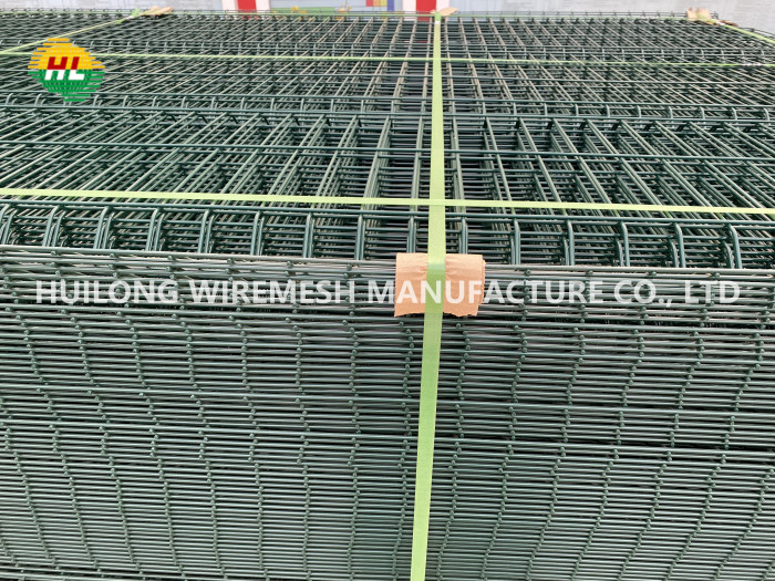 1230mmx2500mm Welded Mesh Fence Rigid Panel Pvc Coated With Peach Post