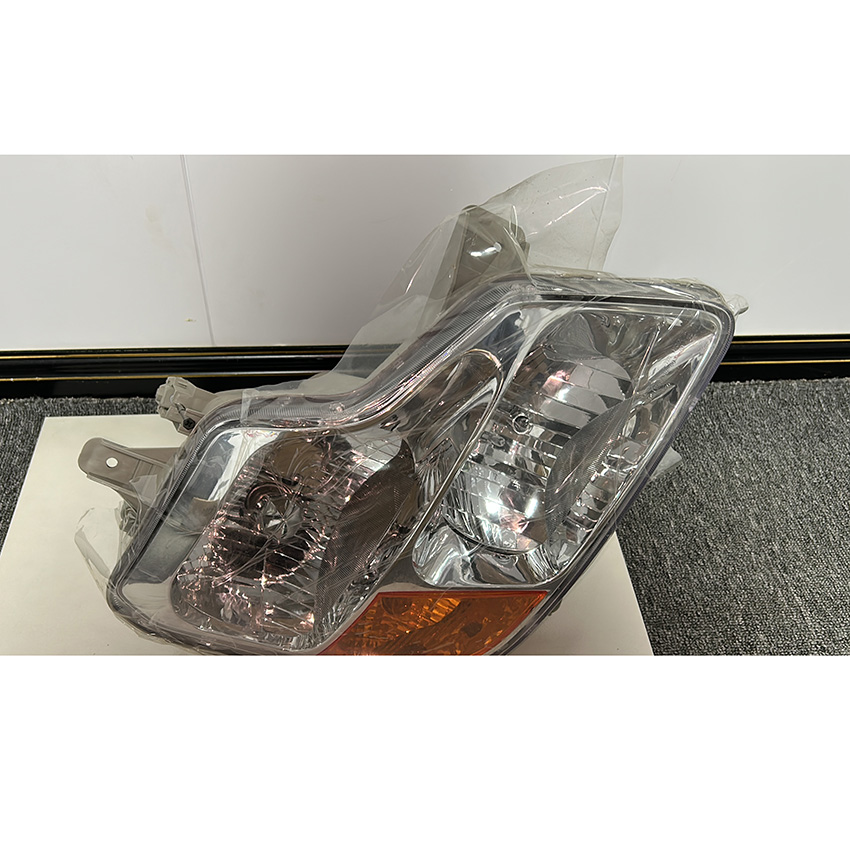 Dongfeng Truck Spare Parts LED Headlight Assembly with Indicator Performance