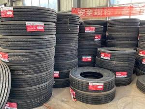 China Radial Heavy Duty Trailer Tires 11R22.5 12R22.5 Semi Trailer Tires wholesale