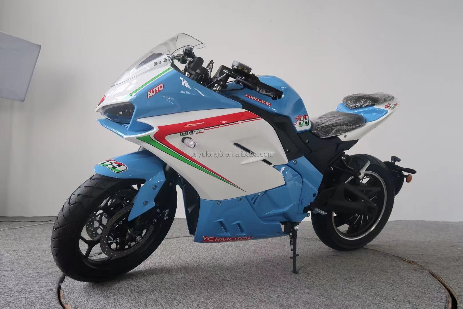 Customizable 10000W Motorbike with 300KG Max Load and 60-120KM Range in Classic Color