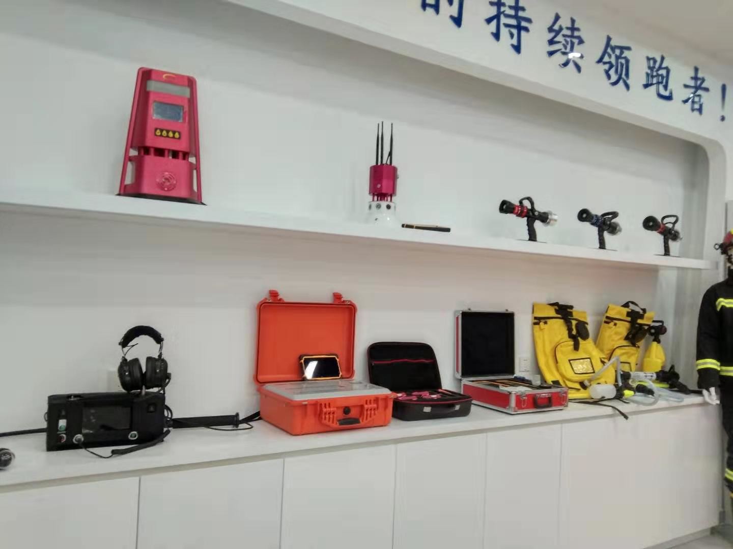 Fast 18.5KG ROV-48 Remote Control 1000M Water Rescue Robot