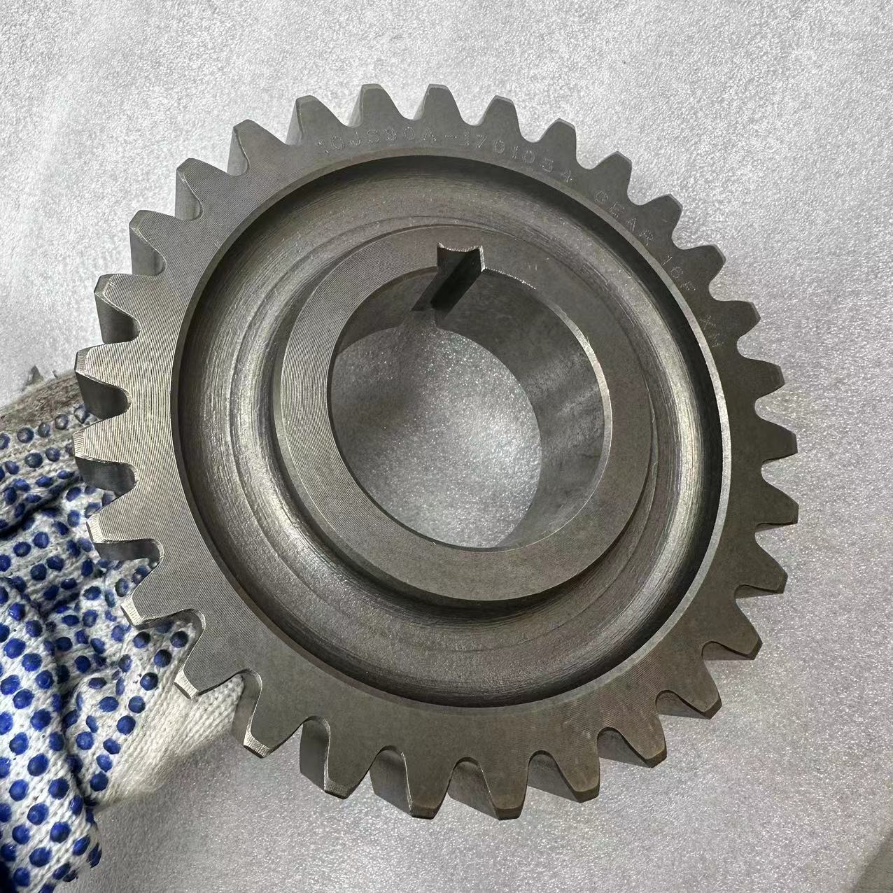 Original 10JS90A-1701054 Fast Transmission for Shacman Dongfeng HOWO FAW from Asia