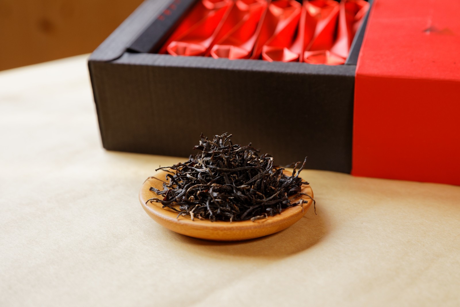 Fermented Smoky Lapsang Souchong Organic Black Tea With Pinewood Dryness