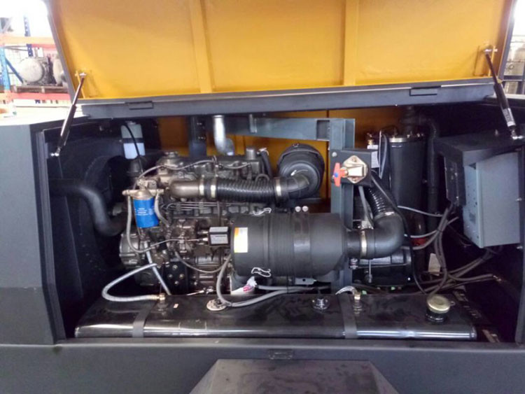8 Bar Portable Screw Air Compressor , 5000kg Large Portable Air Compressor