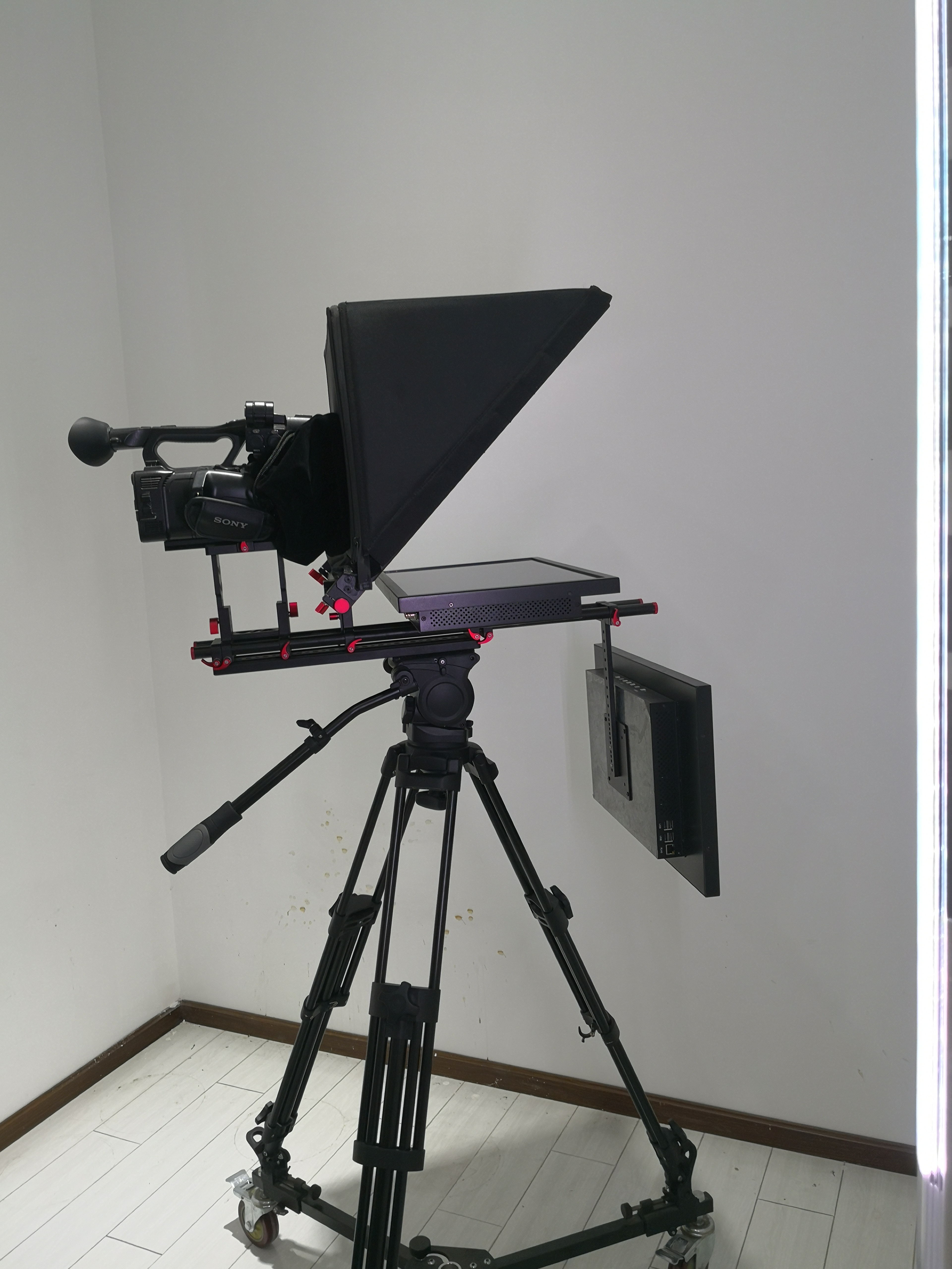 24 Inch Dual Screen TV Broadcast Studio Equipment with Prompter Caster and Wireless Remoter