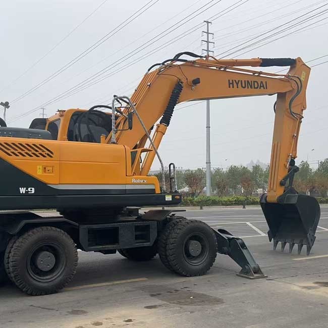 Used Excavator Hyundai R210-9 Wheel Excavator 0.91m3 Bucket Capacity Middle Excavator