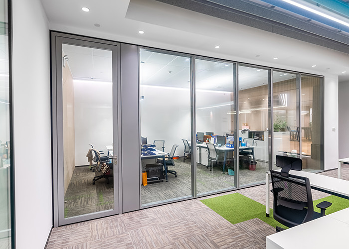 Modern And Customizable Aluminum Frame Partitions For Office Partitions To Increase Privacy