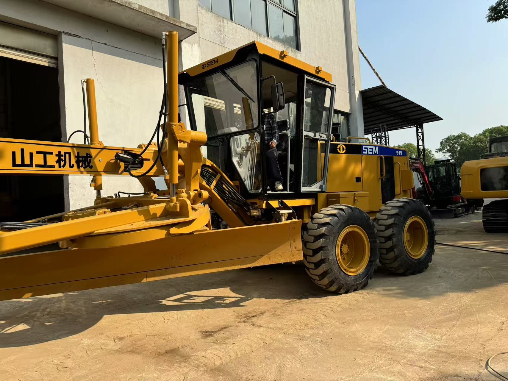 SEM919 915F/917F SDEC Engine 3059mm Road Construction Machines Motor Grader For Sale