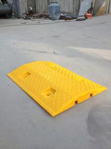 China 500mm*300mm*50mm Russia standard rubber driveway speed bump Black rubber wholesale