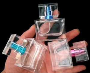 China 30ml Flat Square Design Perfume Spray Bottle Empty Glass Luxury Perfume Bottles wholesale