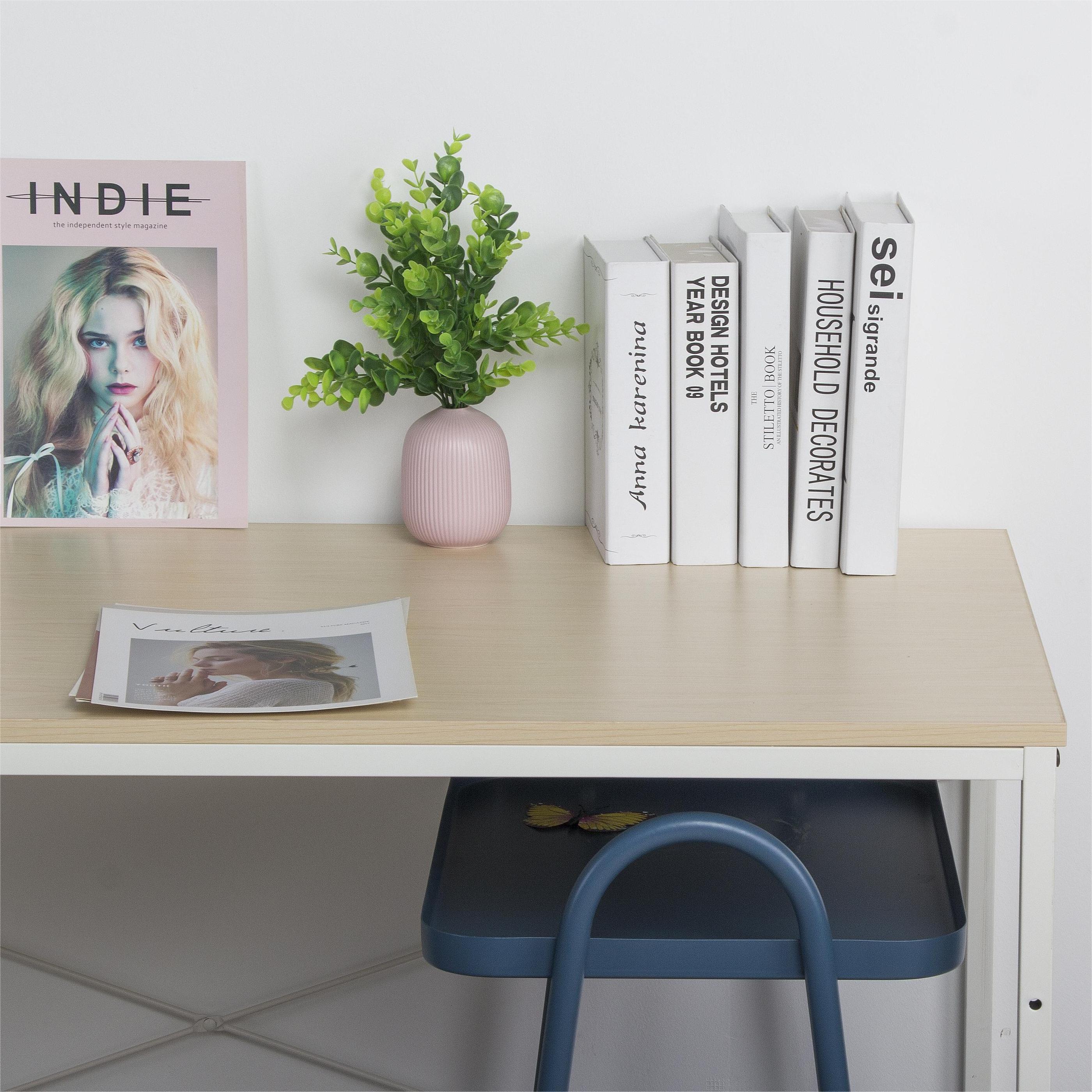 Wooden Surface Northern Europe Style Metal Computer Table Shelf Desk for Home Product