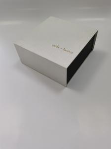 China Pantone Packing Printed Corrugated Box Debossing Cardboard Paper FSC wholesale